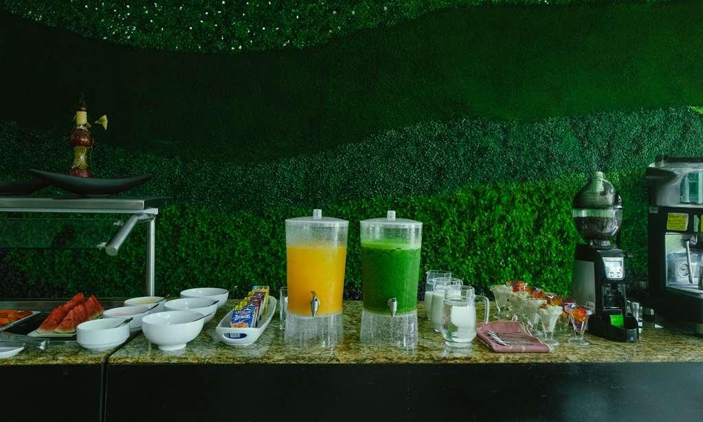 La Quinta By Wyndham Poza Rica Hotell Restaurant bilde