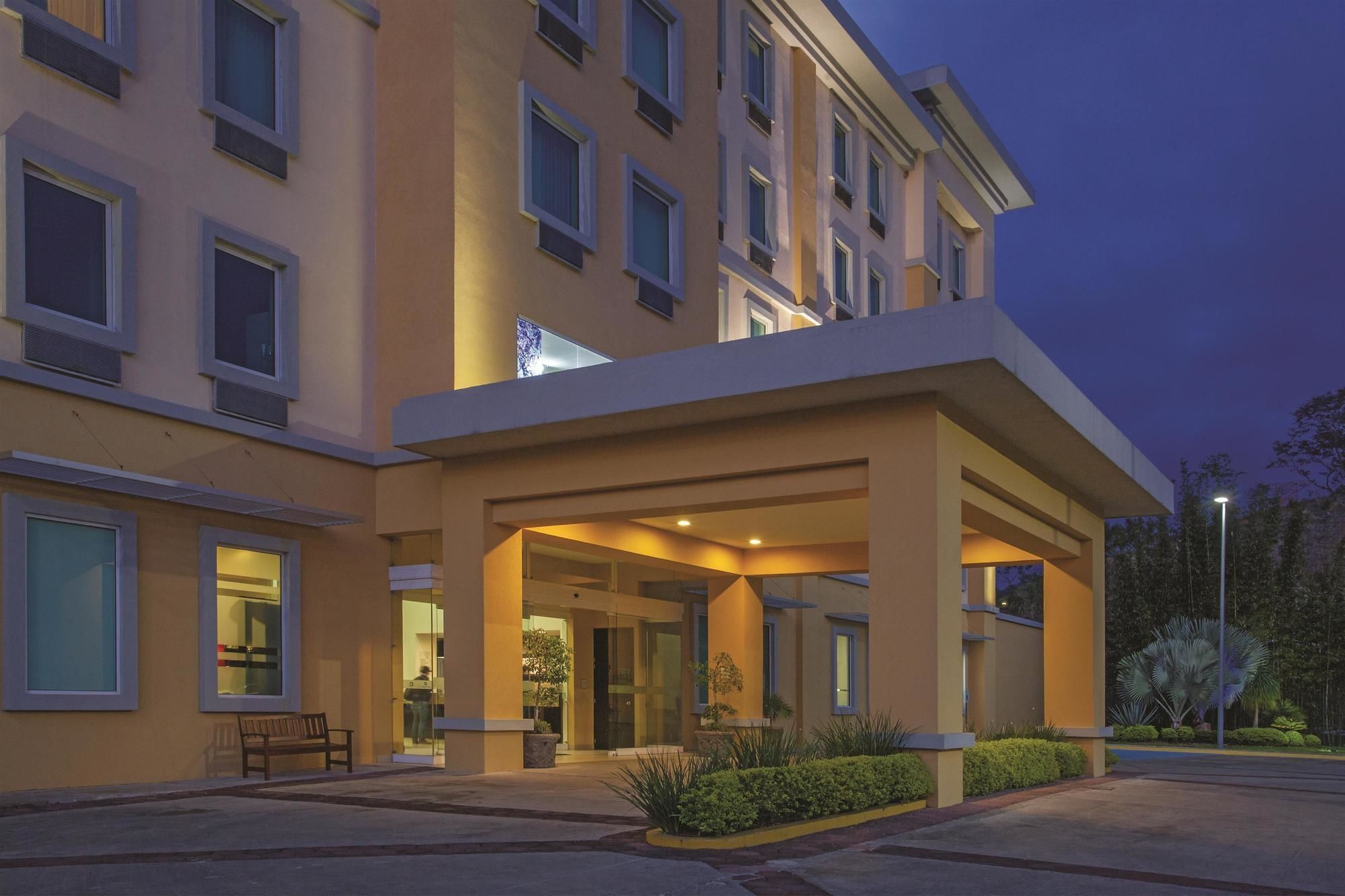 La Quinta By Wyndham Poza Rica Hotell Eksteriør bilde